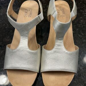 Naturalizer Women's golden-silver Sandals 9 1/2 brand new